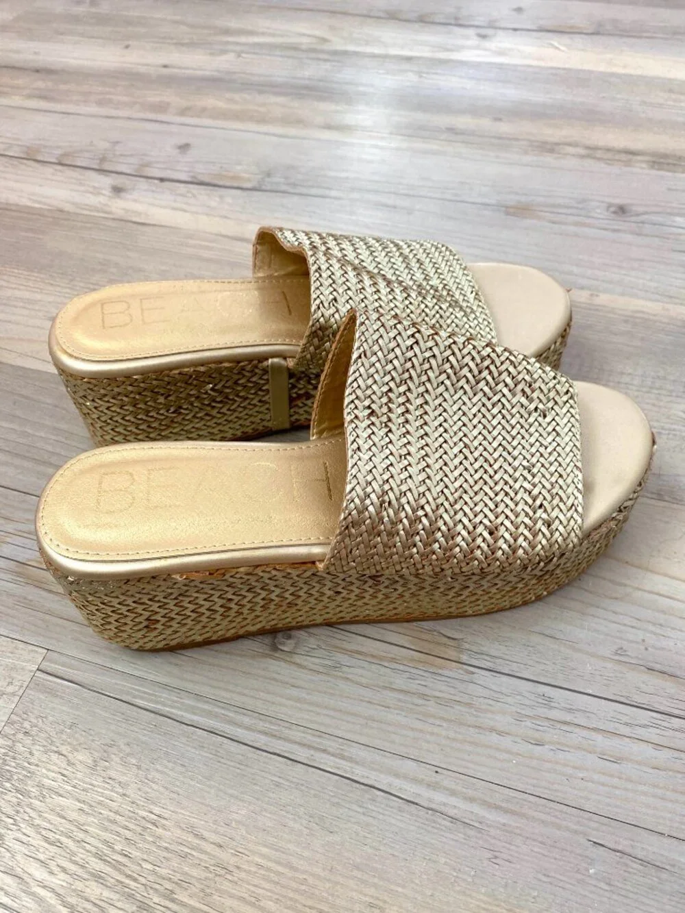 Beach by Matisse Metallic Gold Woven Platform Slide Sandals - Size 9